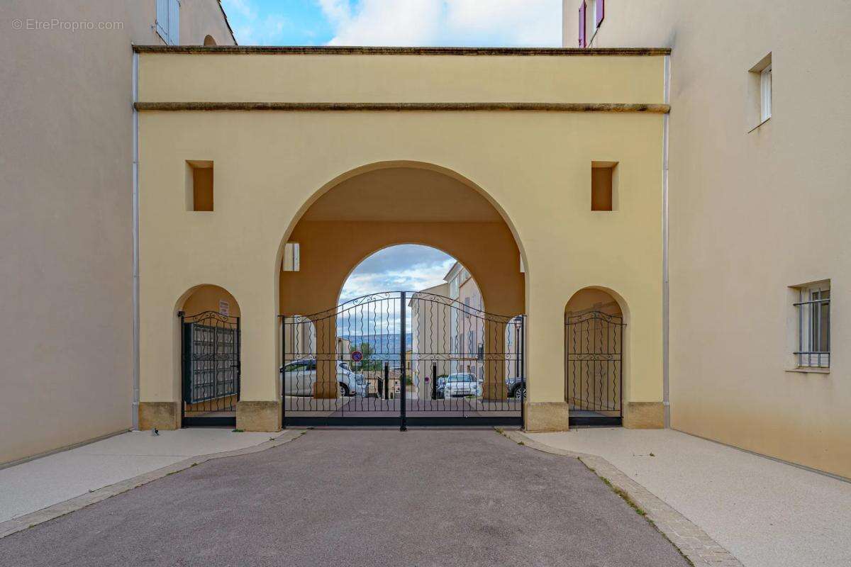 Appartement à MALLEMORT