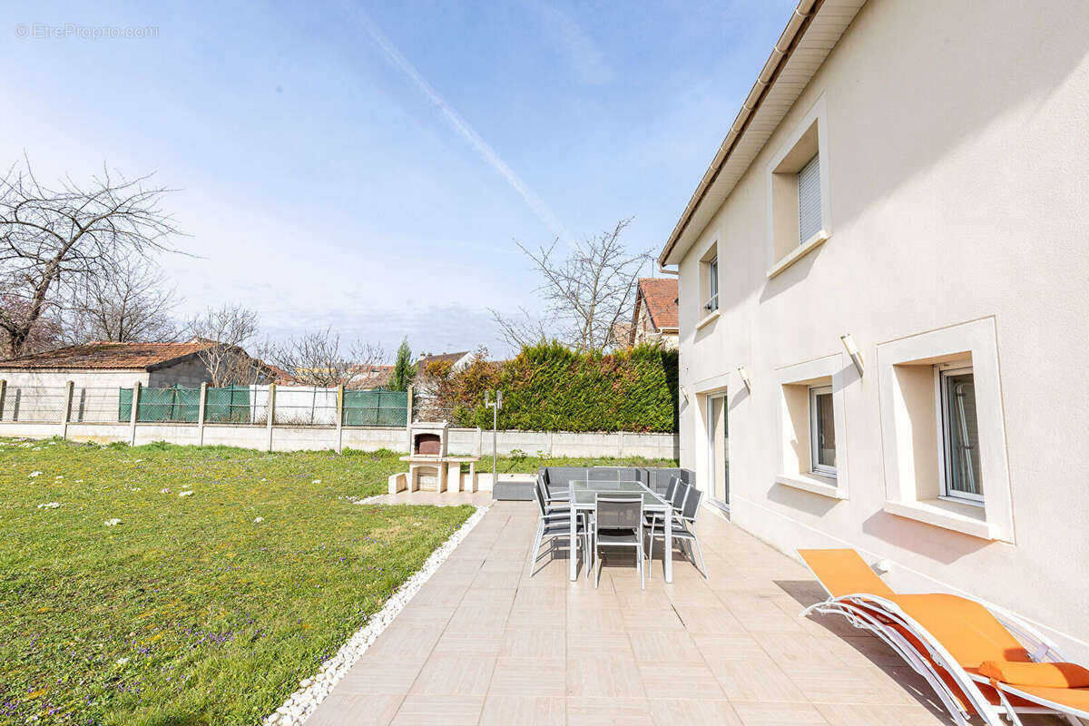 Maison à MORANGIS