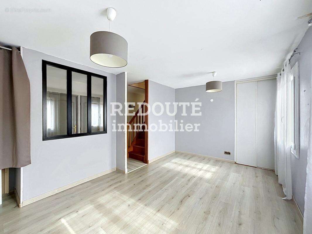 Maison à ROMAIN
