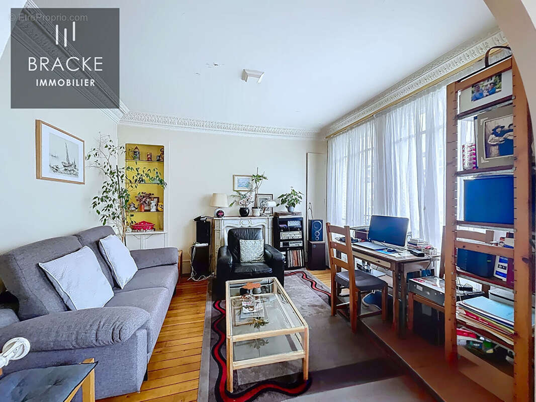 Appartement à COURBEVOIE