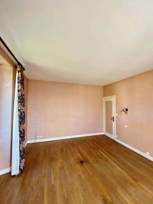 Appartement à SAINT-PRYVE-SAINT-MESMIN