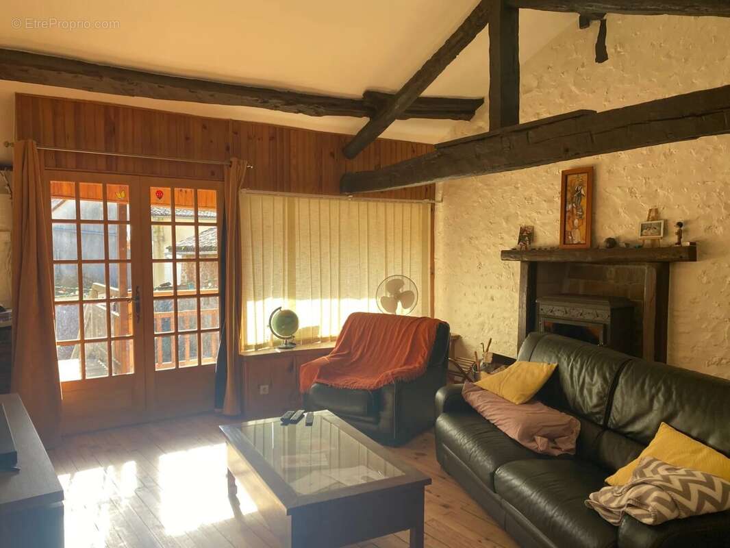 Maison à VITRAC-SAINT-VINCENT