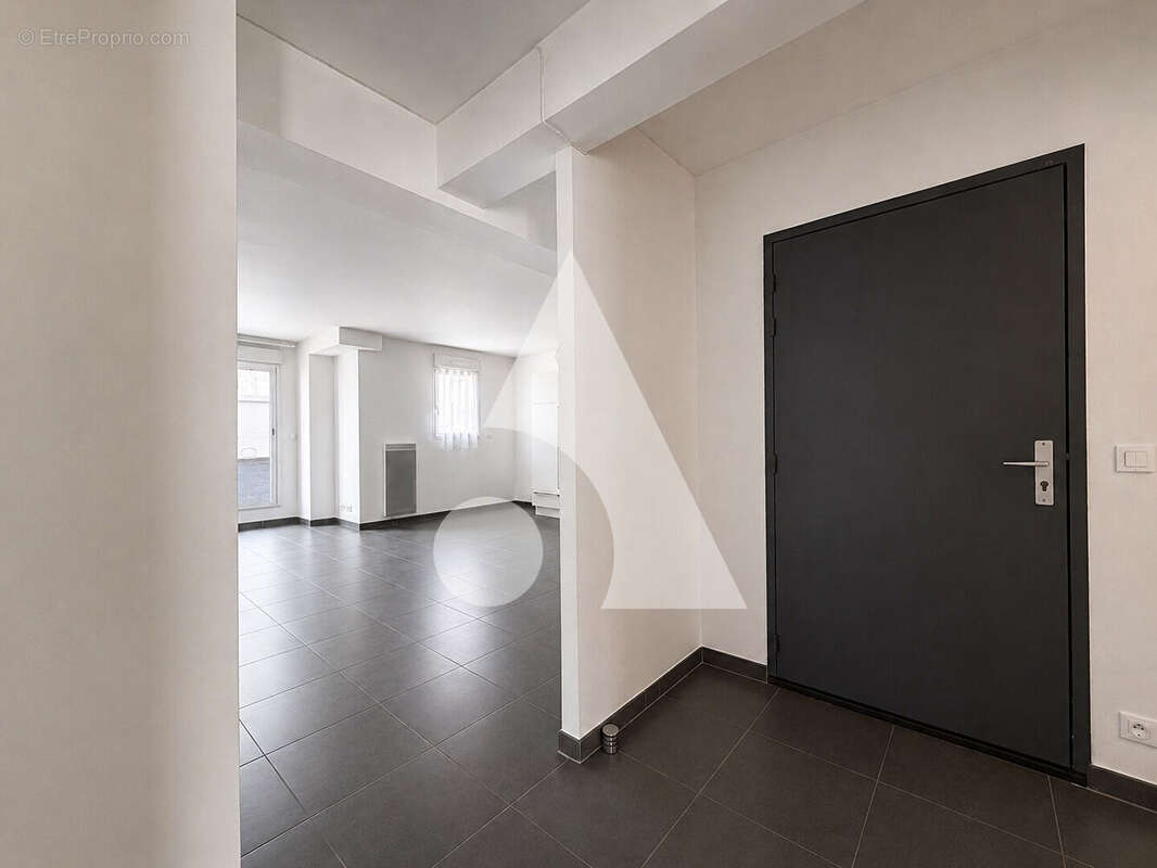 Appartement Le Plessis Pate 3 pièces 66.52 m2 - photo 2
