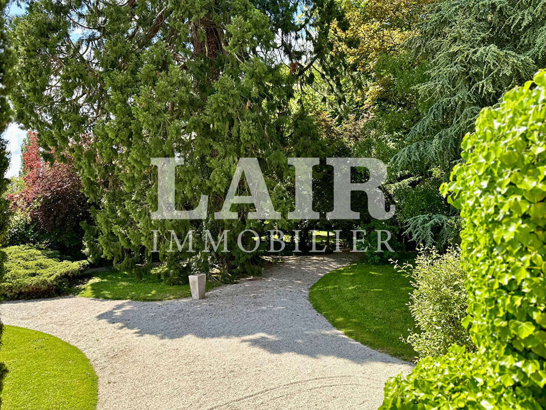 Maison à LE MELE-SUR-SARTHE