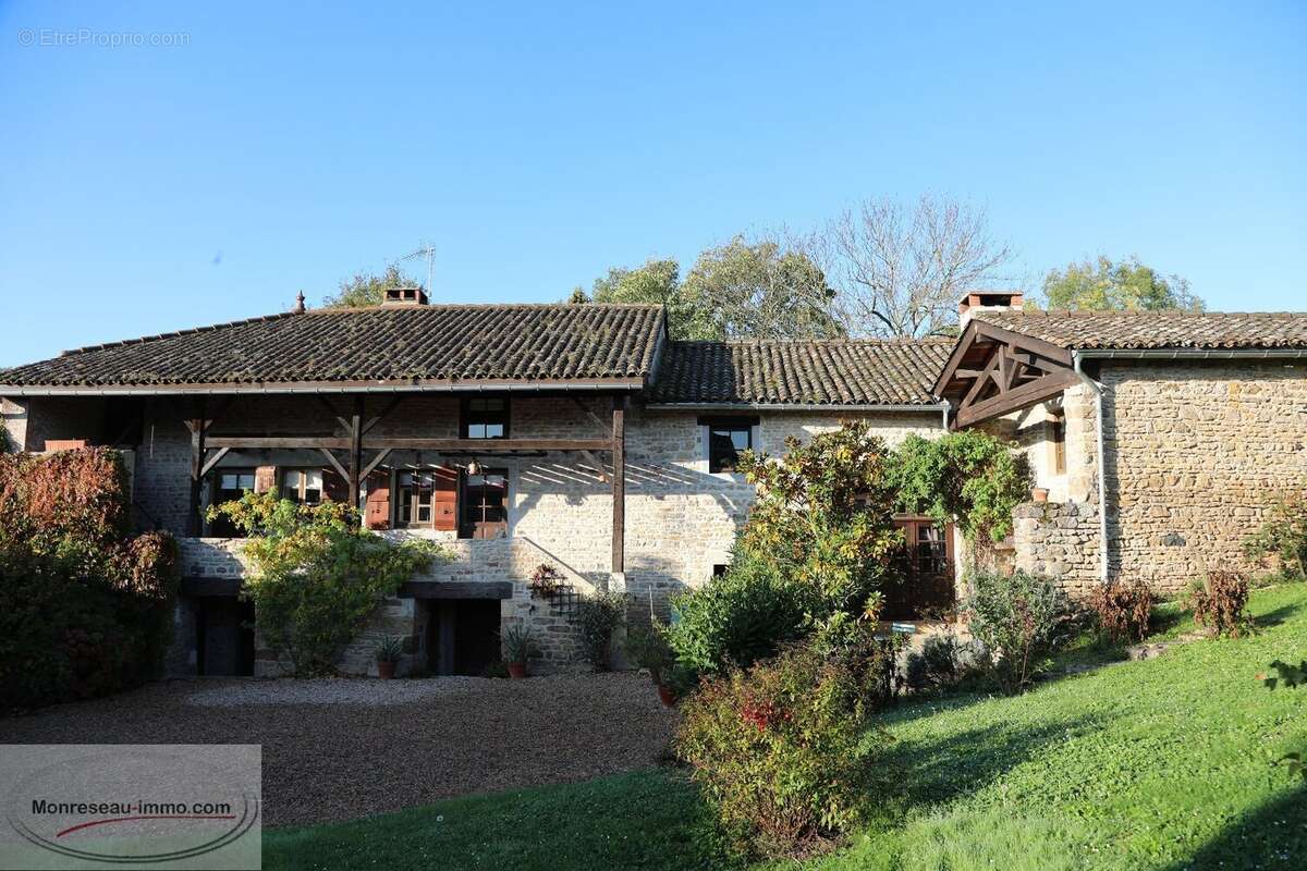 Maison à CLUNY