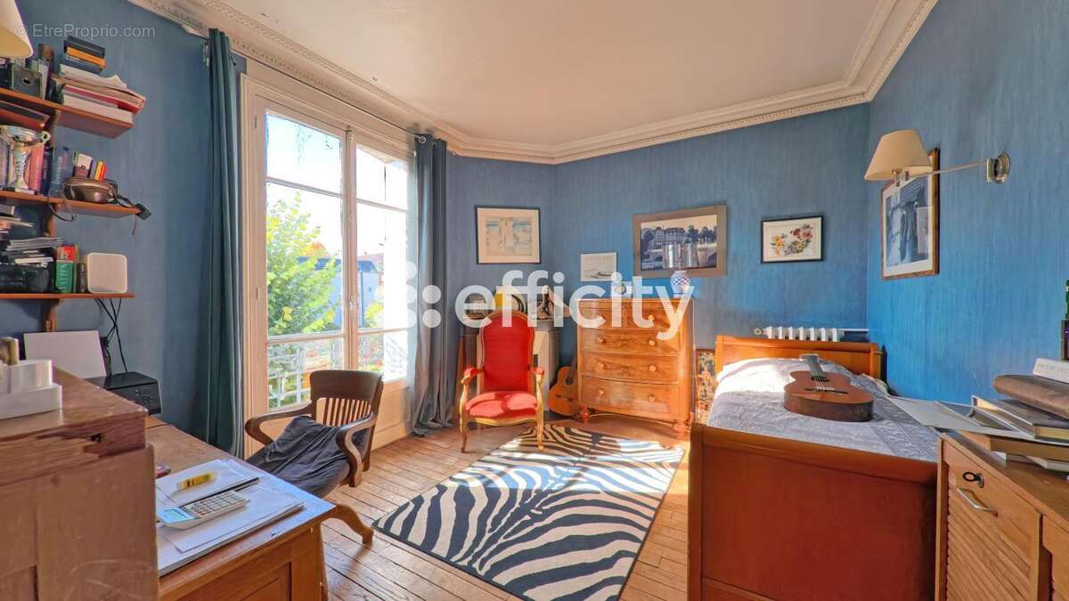 Maison à CHENNEVIERES-SUR-MARNE