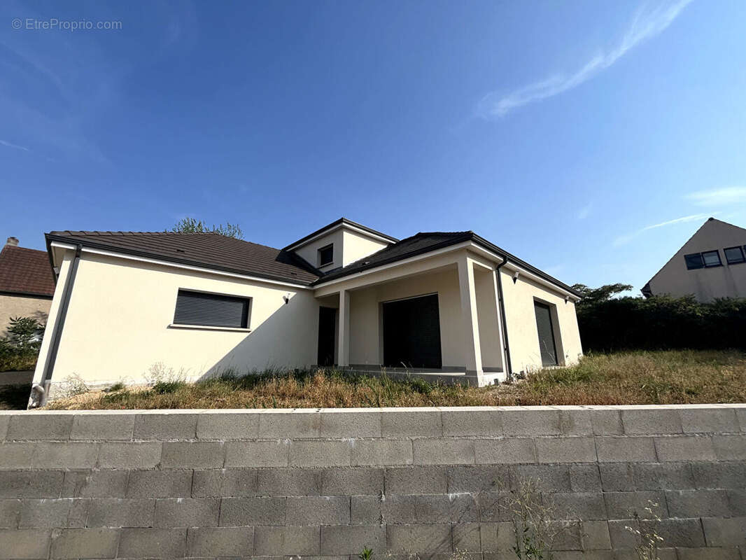 Maison Poncey Les Athee 5 pièce(s) 141 m2 - photo 2