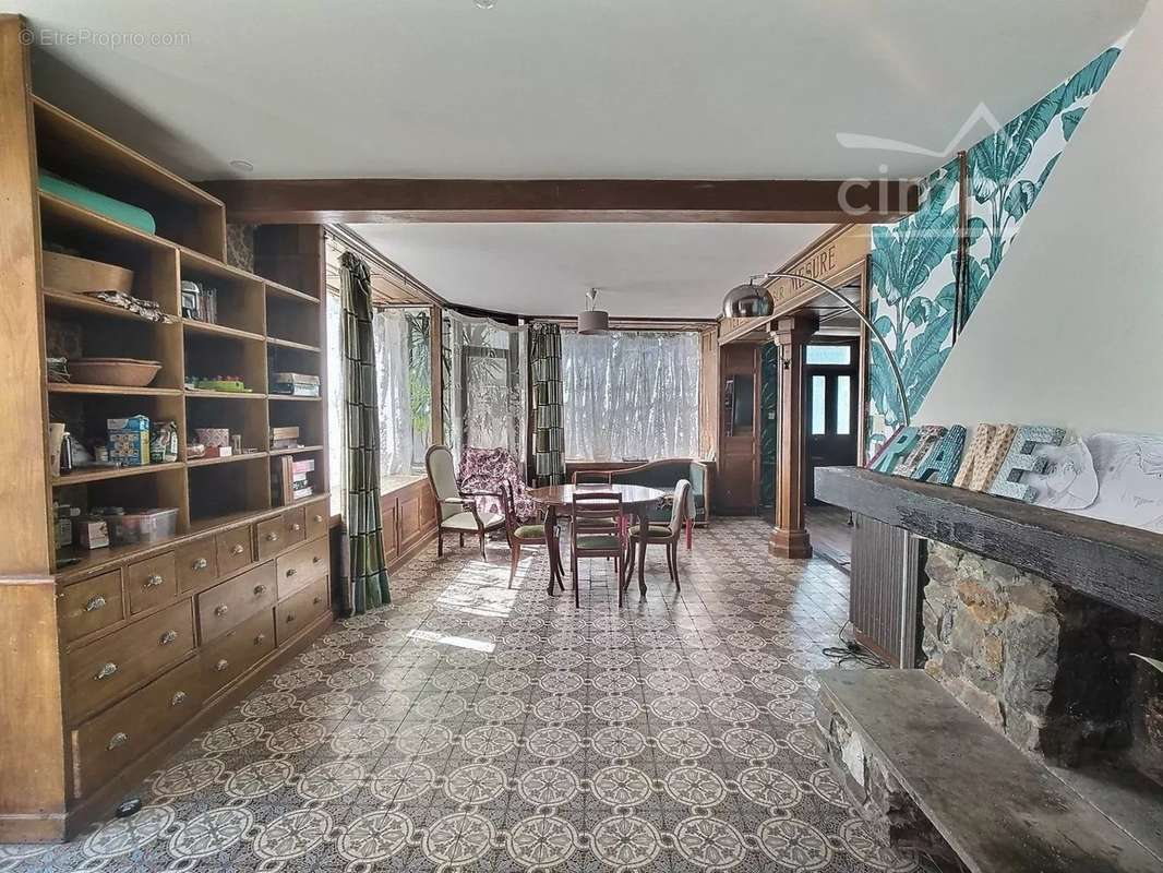 Maison à LES PONTS-DE-CE