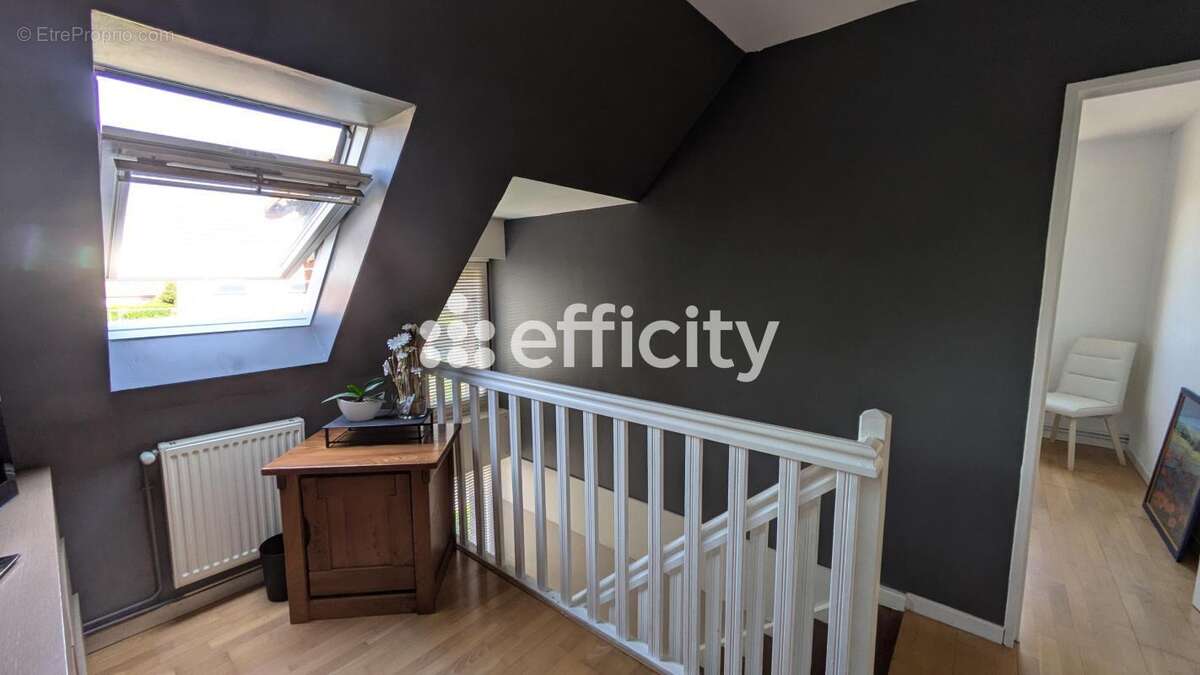 Maison à GONDECOURT