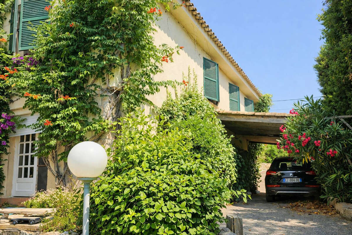Autre à MOUGINS