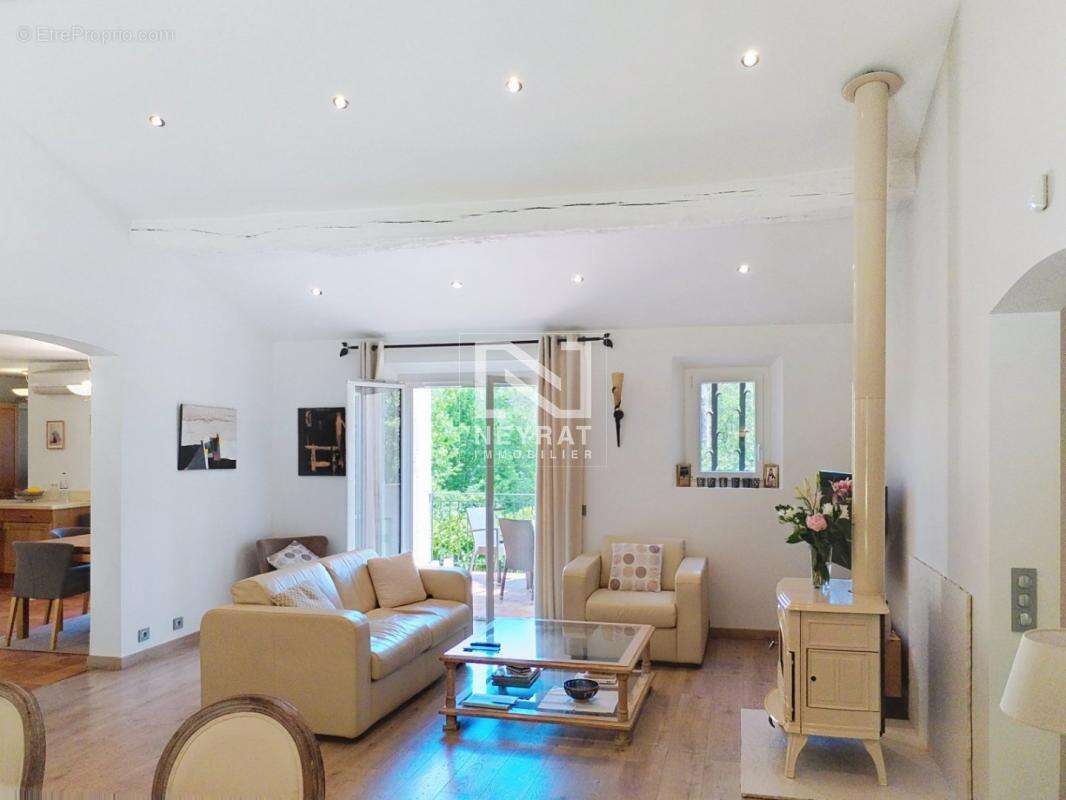 A fayence - villa  avec  dependances - piscine et grand jardin - photo 7
