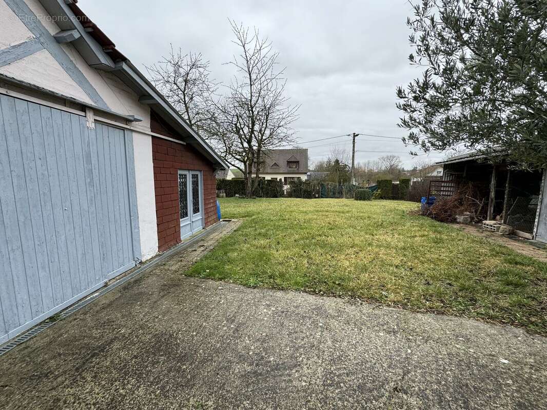 Terrain 440 m² à Moreuil  - photo 4