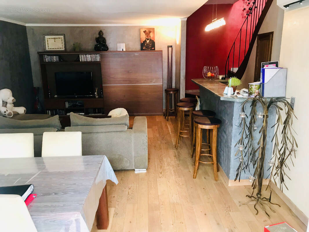 Cannes centre t3 duplex comme un villa de 75m2 toit terrasse 25m2 - photo 4