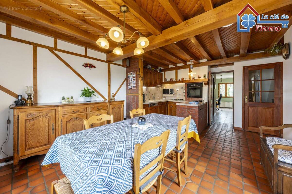 Maison à VAUX-LE-PENIL