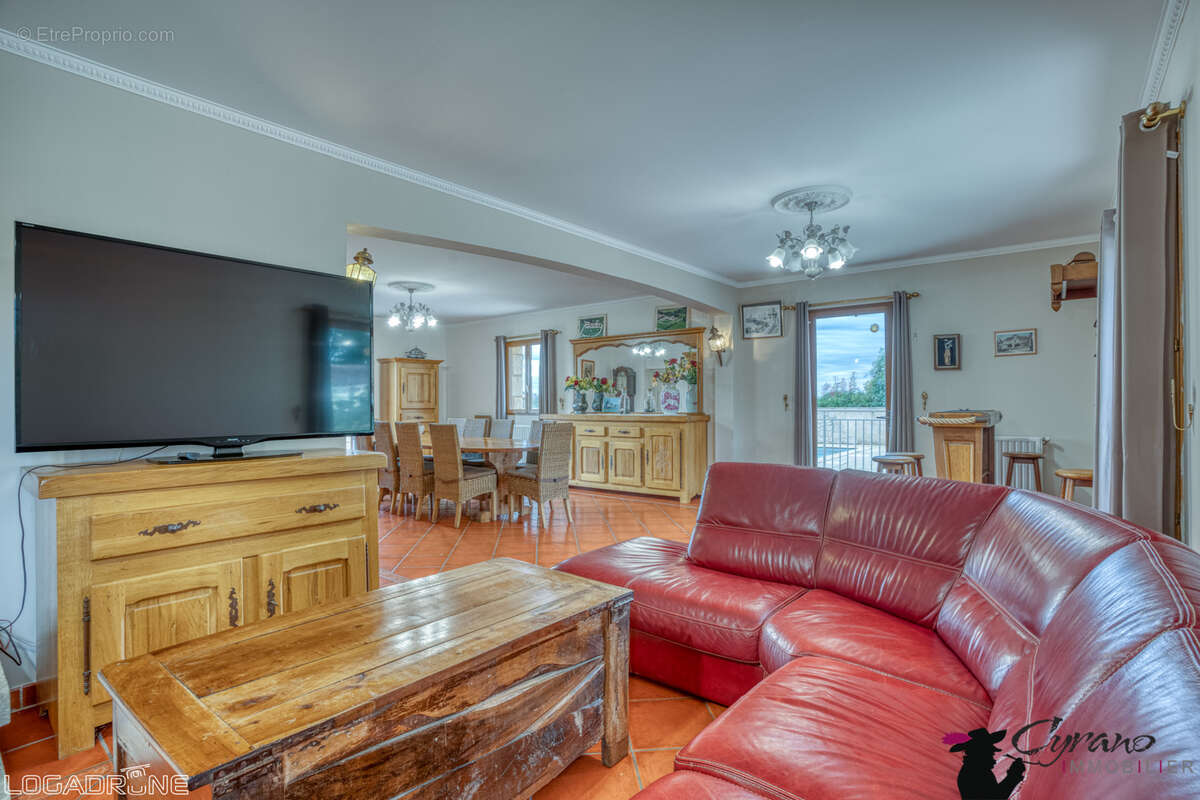 Maison à LIORAC-SUR-LOUYRE