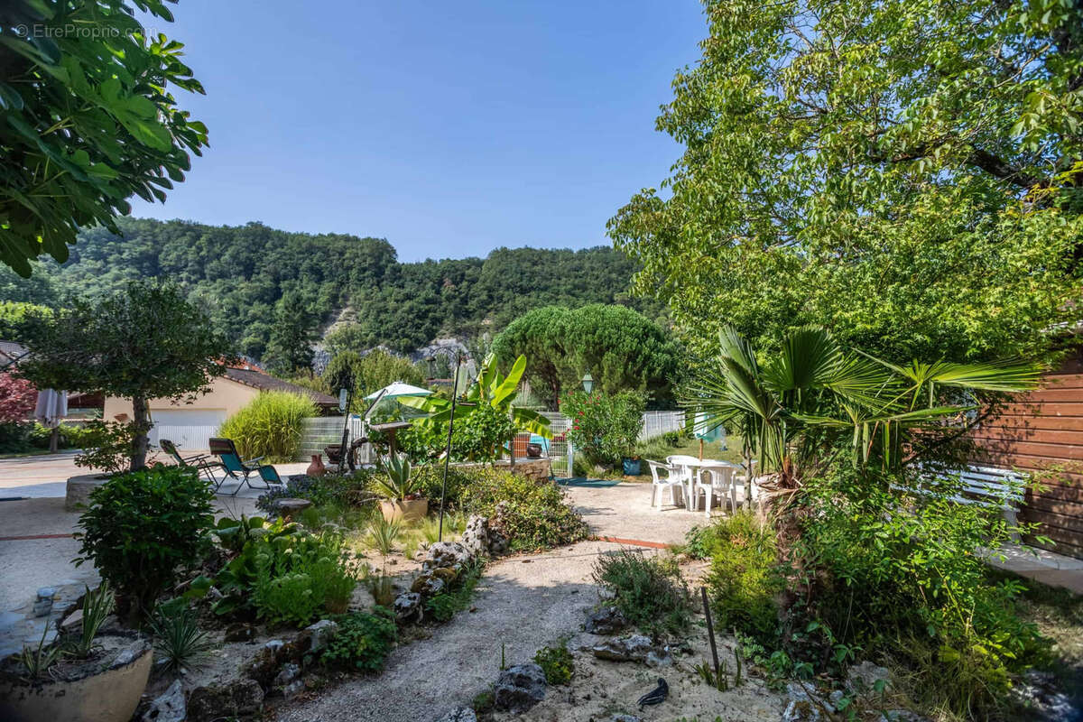 Maison à PUY-L'EVEQUE