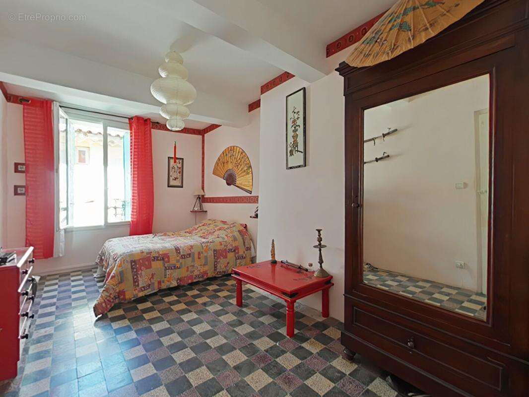 Maison à QUARANTE