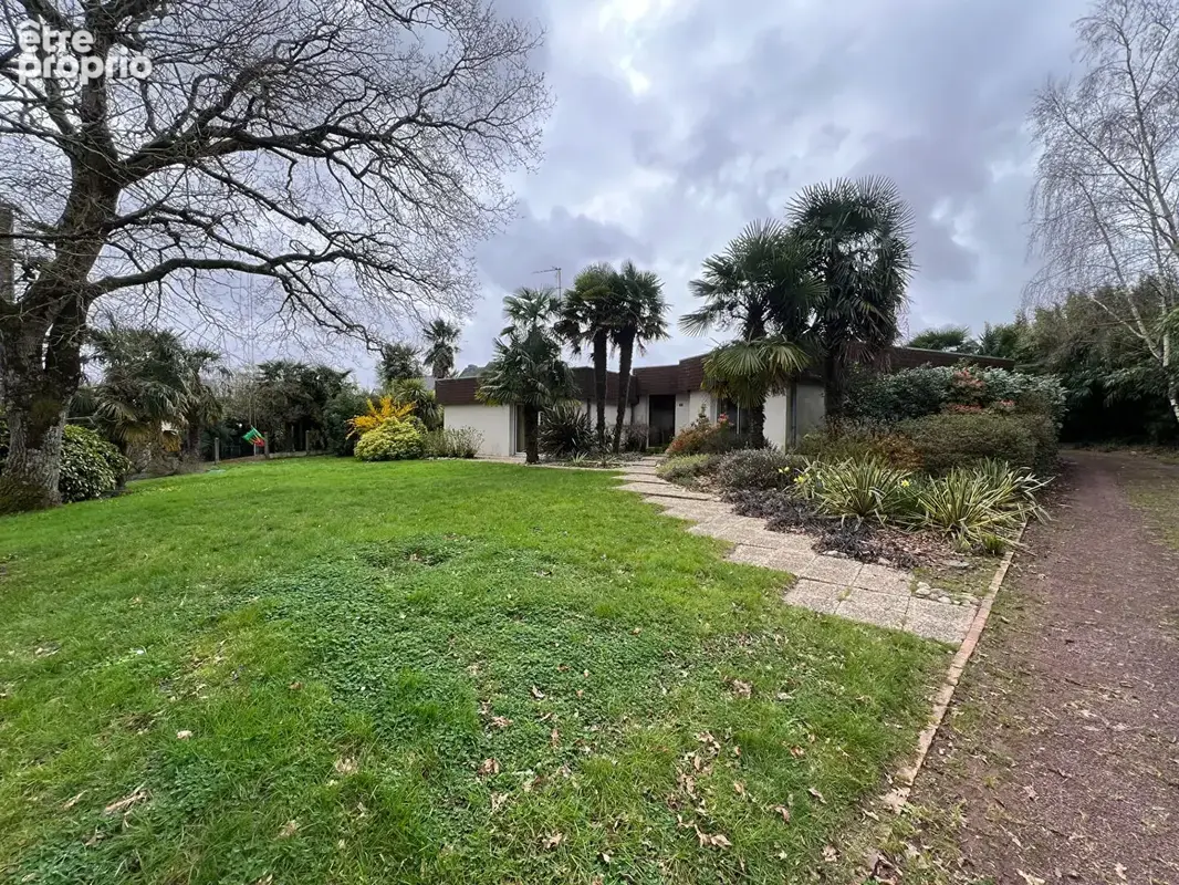Maison plain pied proche commerces La Chapelle Des Marais 177m2 - Beau jardin de 1800m2 - photo 5