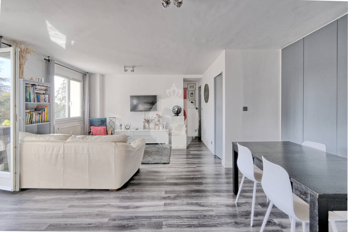 Appartement à SAINT-MAUR-DES-FOSSES