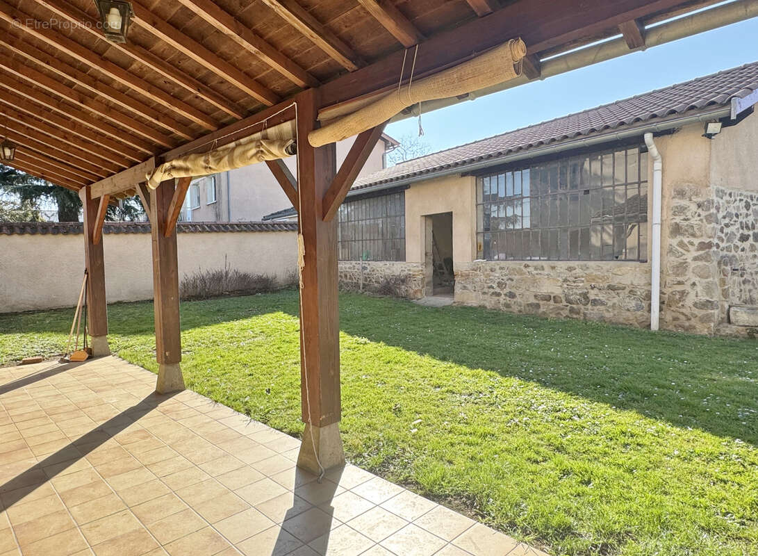 Maison T5 + annexes au calme - photo 3