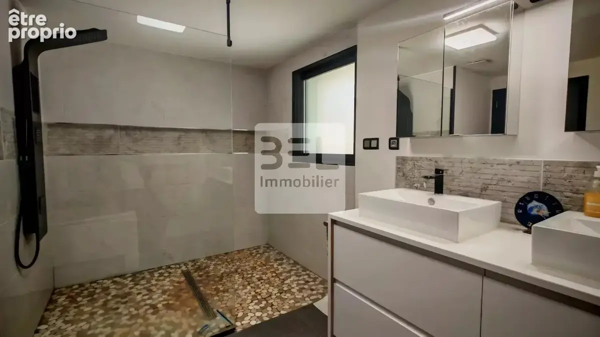 Maison Type 7 -  Rénovée - Parc arboré-piscinable - photo 12