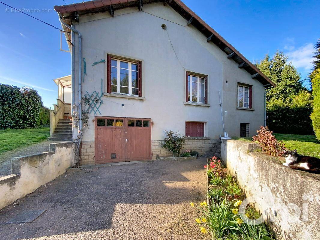 Maison à SAINT-ELOY-LES-MINES