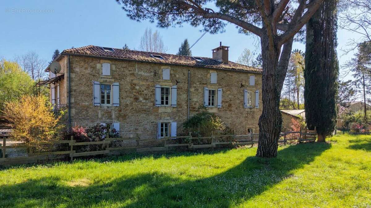 Maison à PUY-L'EVEQUE