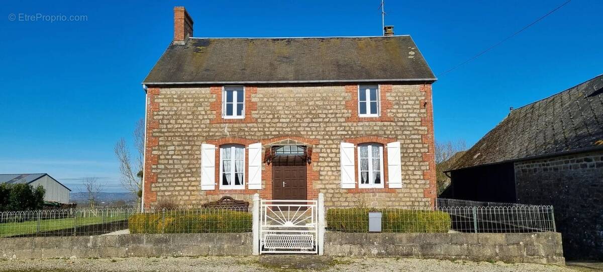 Maison à LE TEILLEUL