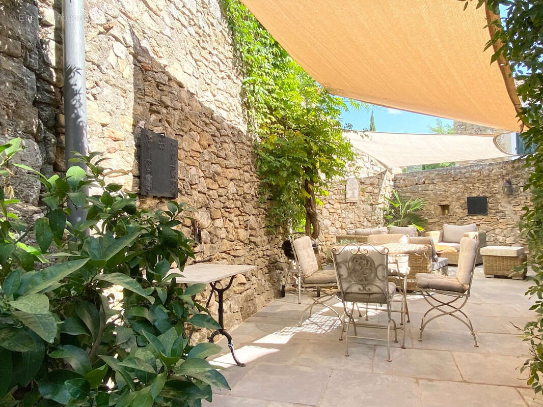 Maison à SAINT-ANDRE-DE-ROQUEPERTUIS