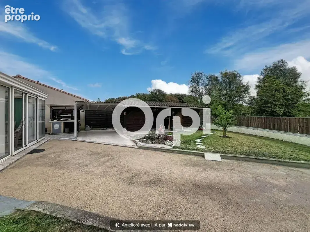 À vendre : Maison de plain-pied à Sarliac-sur-l'Isle — Piscine couverte & grande véranda - photo 16