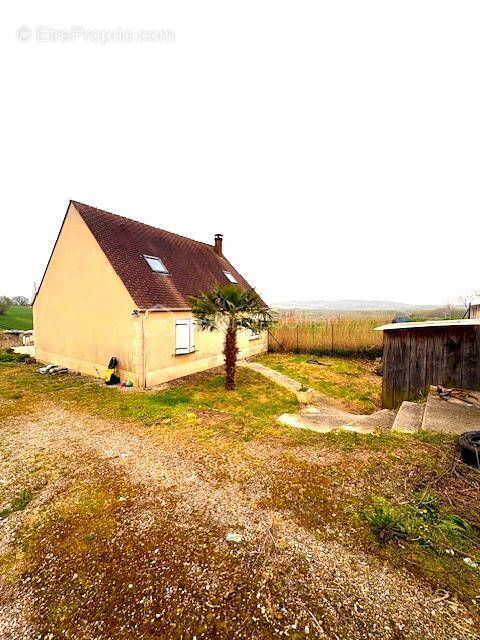 Maison à ELINCOURT-SAINTE-MARGUERITE