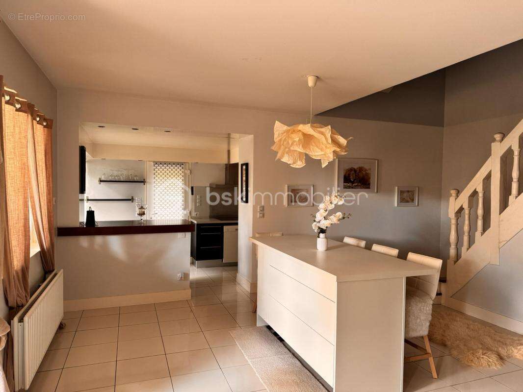 Propriété de 260 m2 composée de 2 habitations à Autrêches (60350) - photo 6