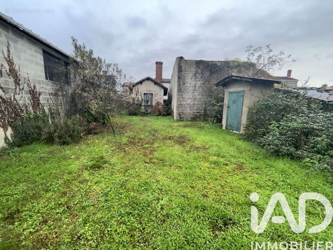 Photo 3 - Terrain à ILLATS