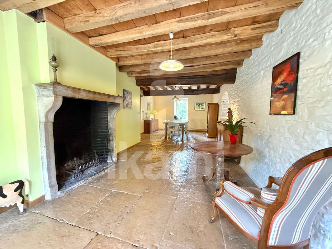 Maison à CURLEY