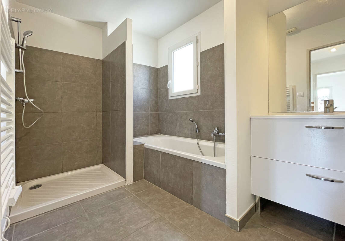 Maison à LES ANGLES