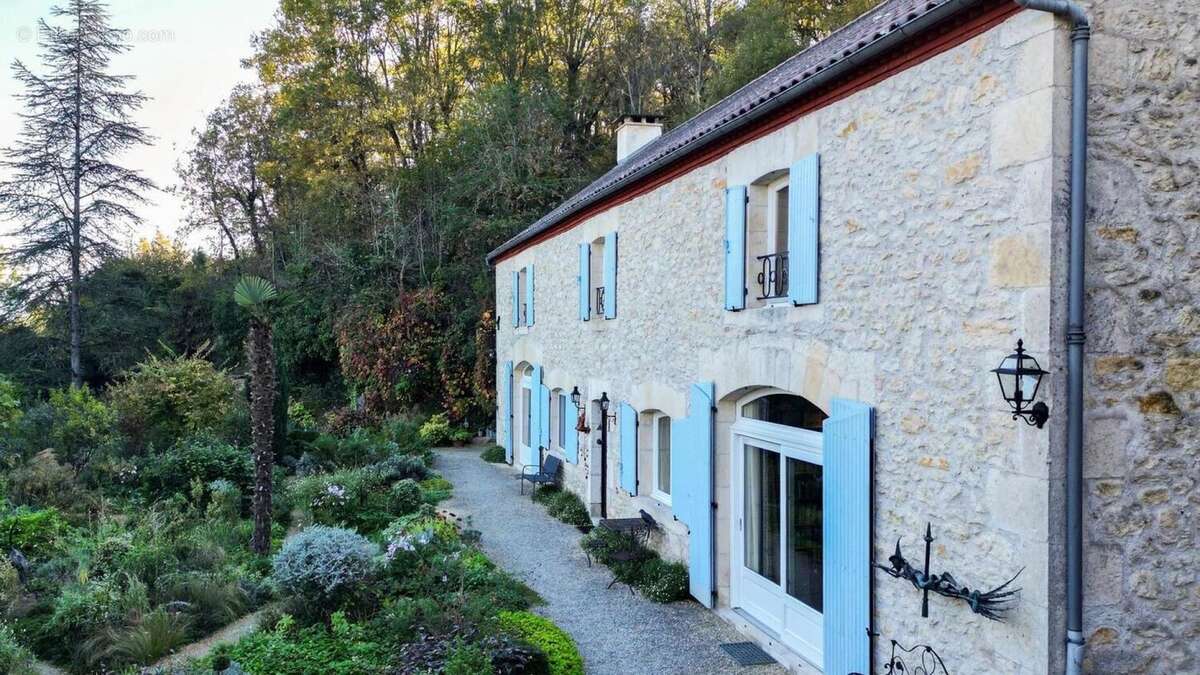 Maison à PUY-L&#039;EVEQUE