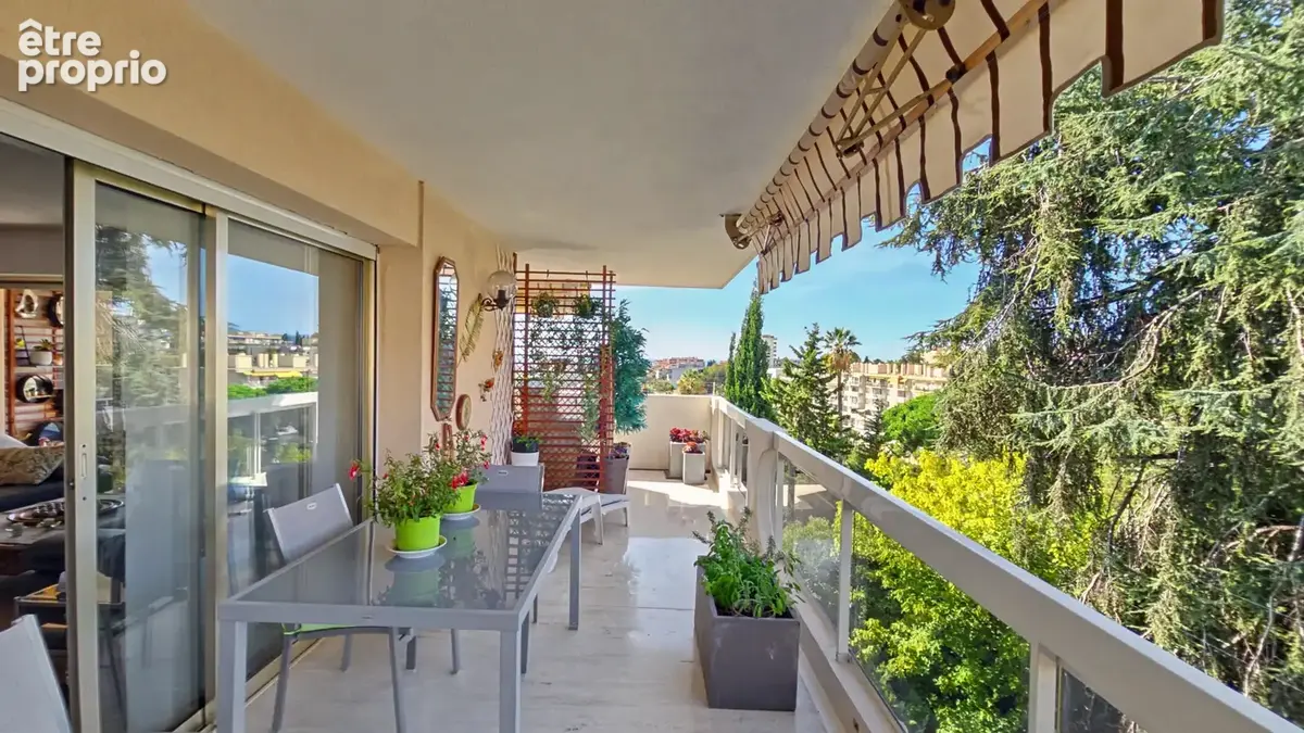 CANNES à vendre 3 pièces vue mer de 76 m2 en dernier étage avec 54 m2 de terrasses cave et 2 parkings sous-sol - photo 5