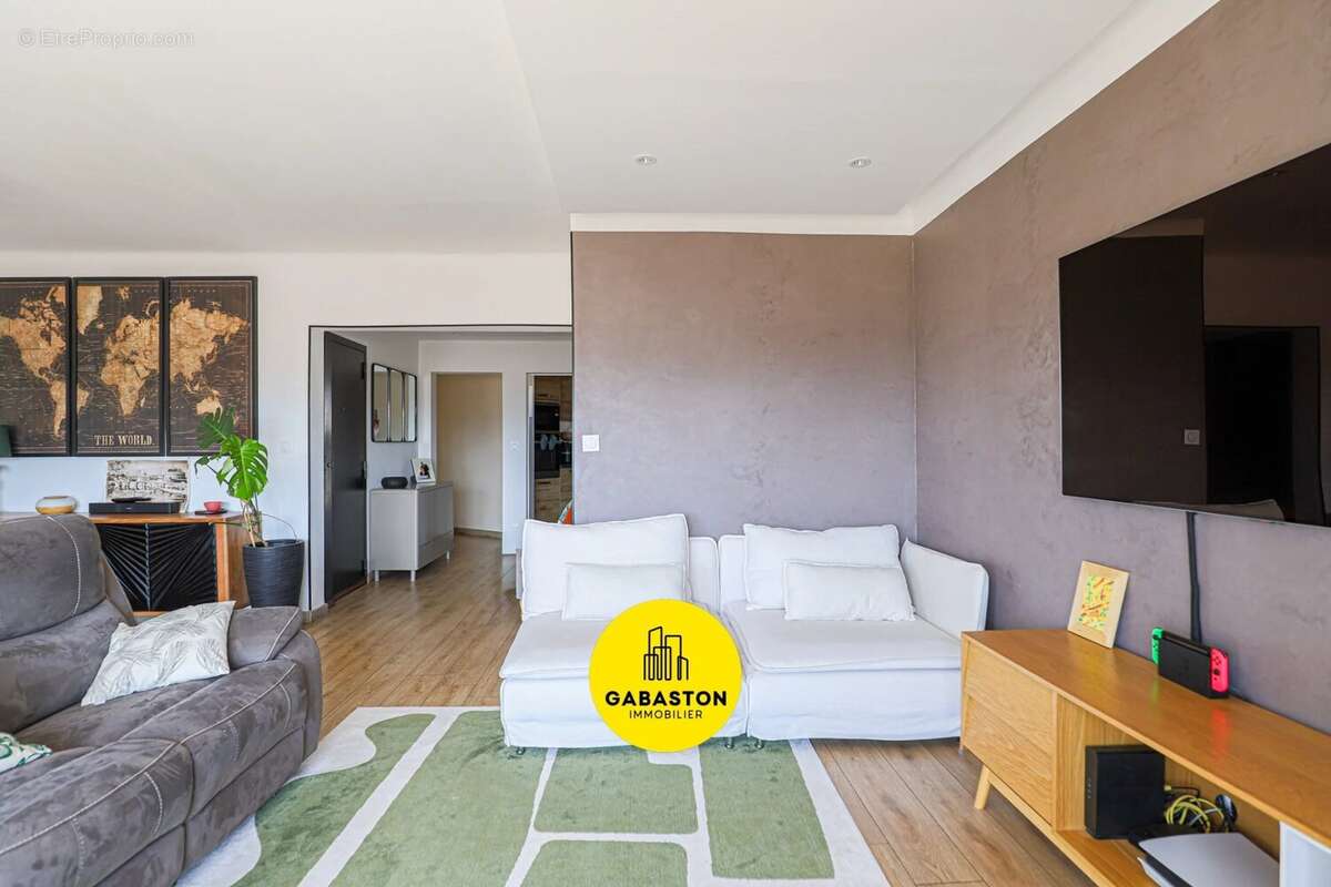 Appartement à MARSEILLE-4E
