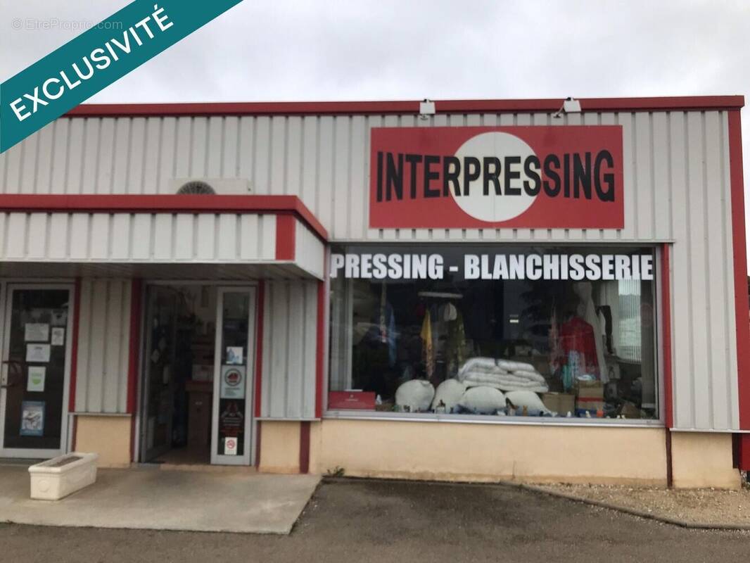 Photo 1 - Commerce à SAINT-JULIEN-DU-SAULT