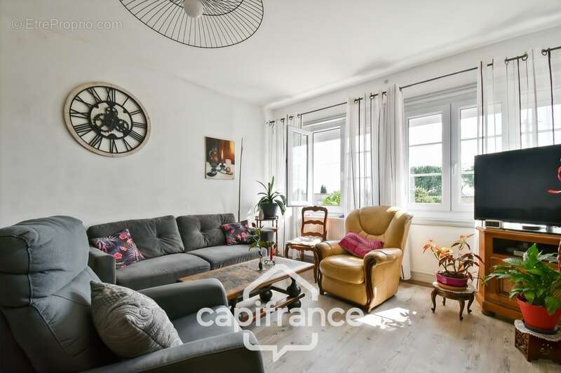 Maison à vendre de plain pied 5 pièces SAINT JEAN D'ANGELY (17) sur une parcelle de 1012m² - photo 20