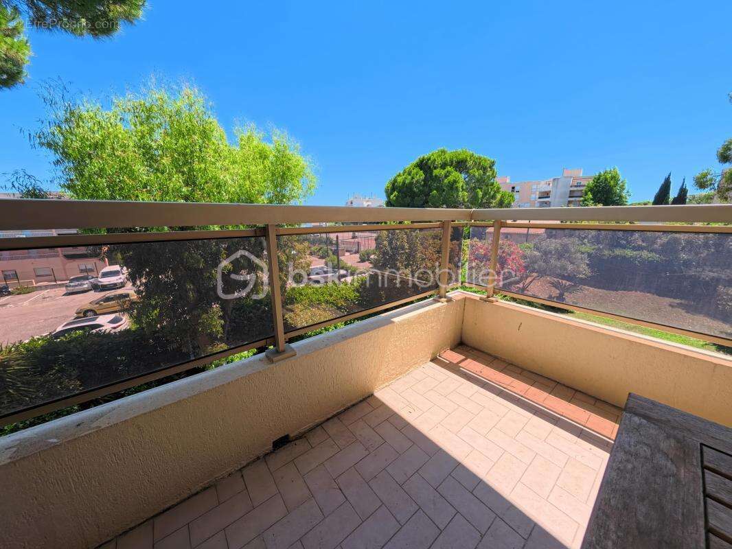 Appartement à VALLAURIS