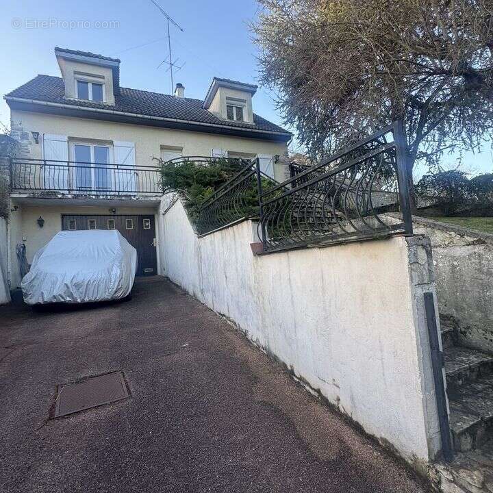 Maison à GUILLERVAL