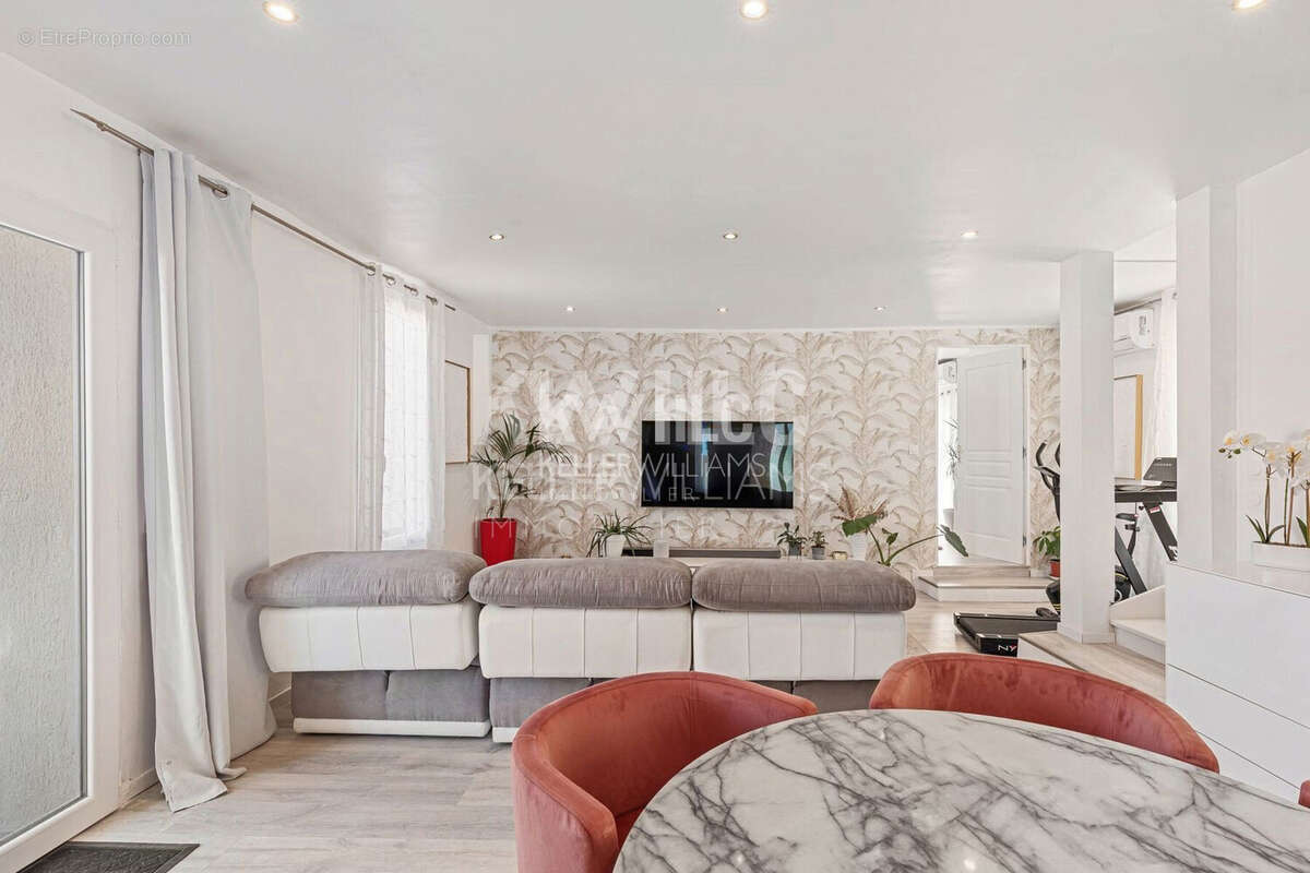 Maison 193 m² à Cagnes-Sur-Mer  - photo 4