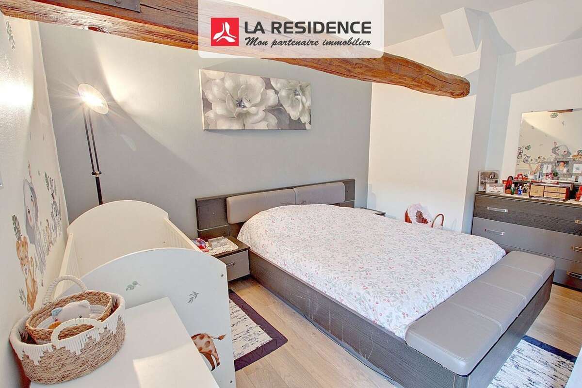 Appartement 58 m² à Le Mesnil-Saint-Denis  - photo 6