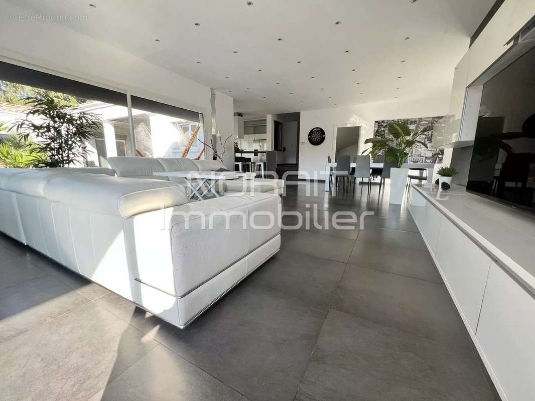 Maison à TOURRETTE-LEVENS