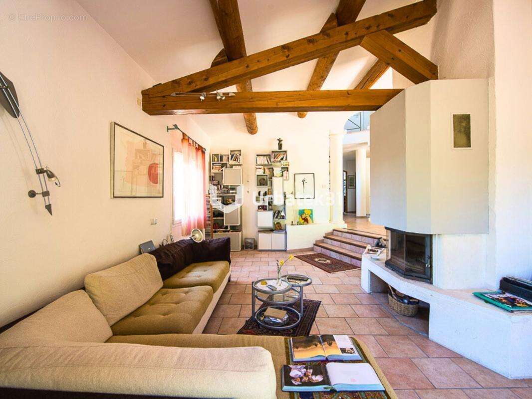 Maison à SAINT-ESTEVE-JANSON