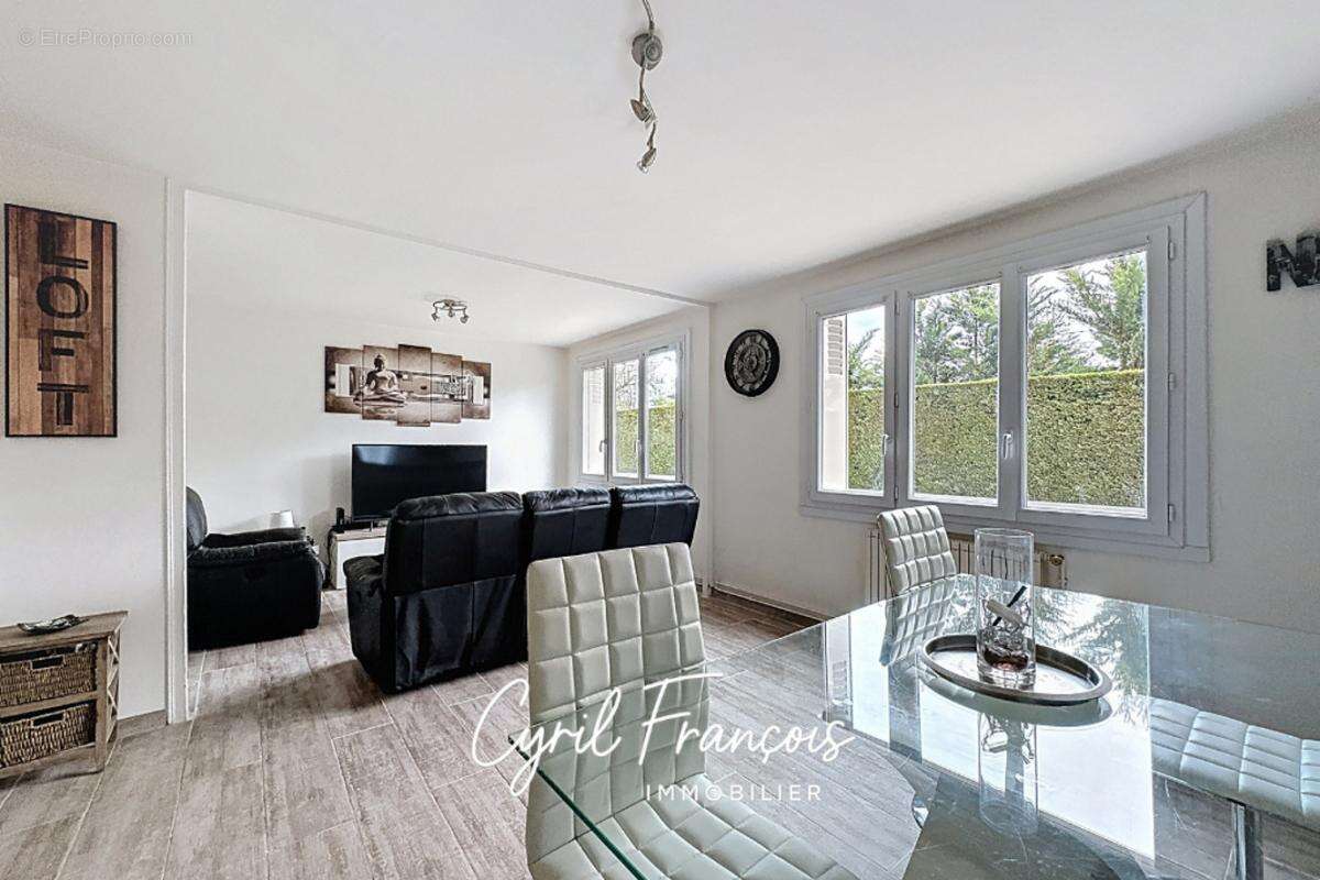 Appartement à SATHONAY-CAMP