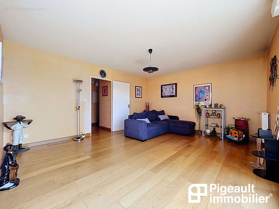 Appartement T4 à vendre - 3 chambres - Montgermont - Balcon - Garage - photo 9