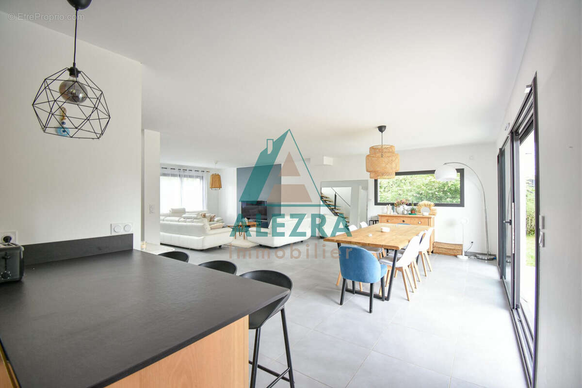 Maison à CRESPIERES