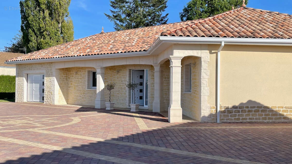 Maison à SAINT-DENIS-DU-BEHELAN